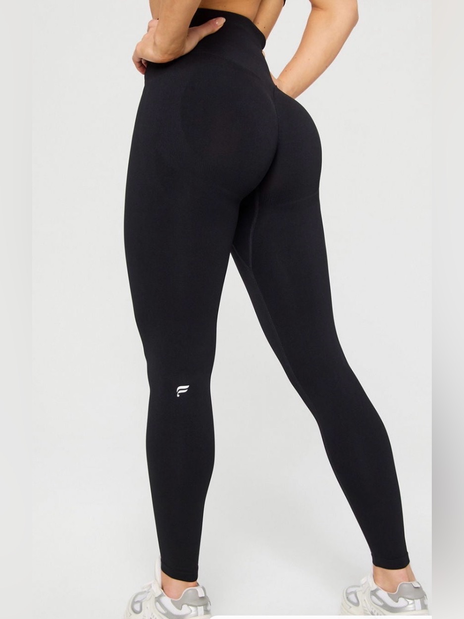 Fabletics Seamless Scrunch High-Waisted Legging Black M